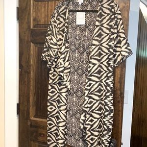 Lularoe Shirley kimono print